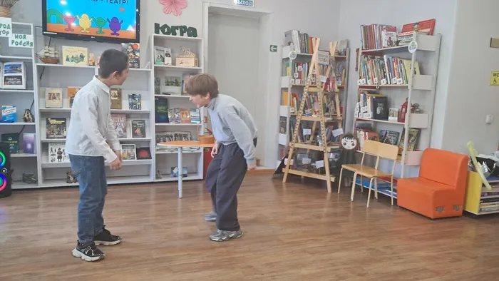 Час искусства "Волшебный мир кулис" _ ученики ЛСОШ № 3