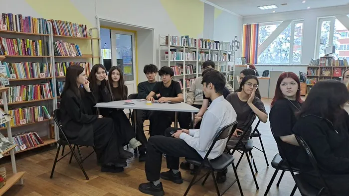 Библиотечный урок "Мои первые энциклопедии, словари и справочники" _ученики ЛСОШ № 4