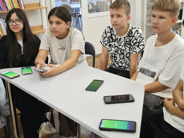 Библиотечный урок «Экологический калейдоскоп» _ ребята из пришкольного лагеря школы №3.