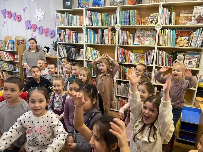 Литературный каламбур "В стране доброго детства"_воспитанники детского сада Ромашка