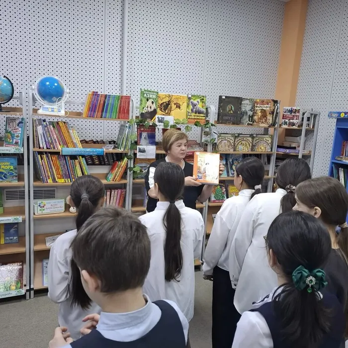 Библиотечный урок «Профессия — библиотекарь» _ ученики ЛСОШ № 3