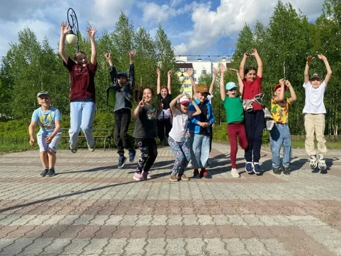 Открытие 1 смены  летней творческой площадки "Будь круче"
