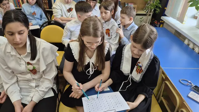 Час полезных советов "Безопасный Рунет - залог успешного будущего" _ ученики ЛСОШ № 3