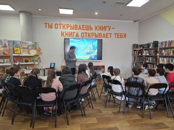 Литературный час "Телефон Чуковского" _ ученики ЛСОШ № 4