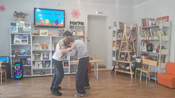 Час искусства "Волшебный мир кулис" _ ученики ЛСОШ № 3