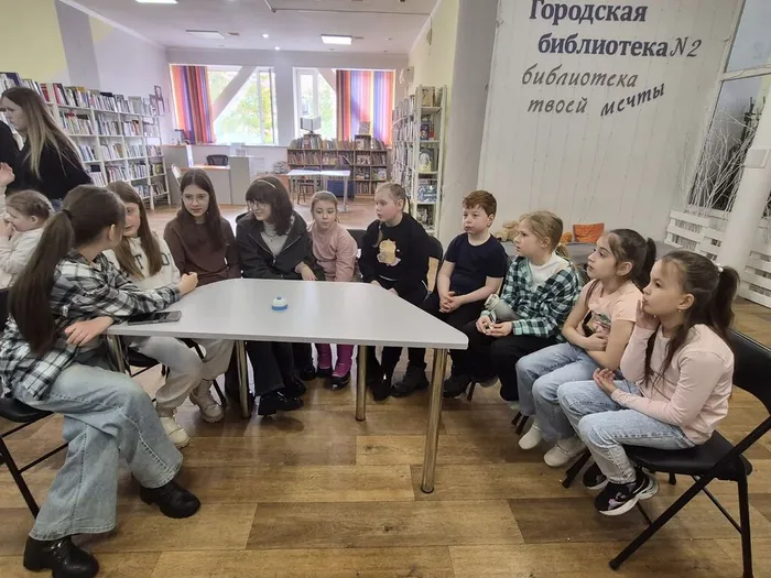 Литературный час "Телефон Чуковского" _ ученики ЛСОШ № 4