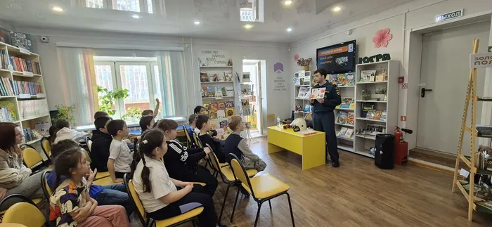 Час безопасности "Гражданская оборона - умей себя защитить" _ ученики ЛСОШ № 7