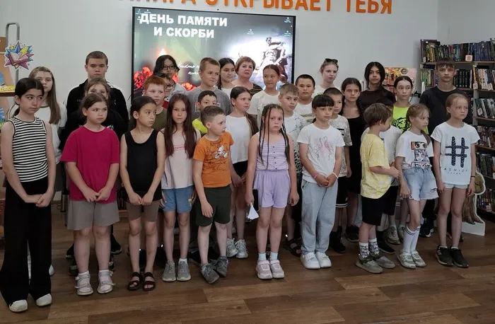 Час памяти  «Через века, через года — помните!». _ дети из пришкольного лагеря ЛСОШ № 3 и 4