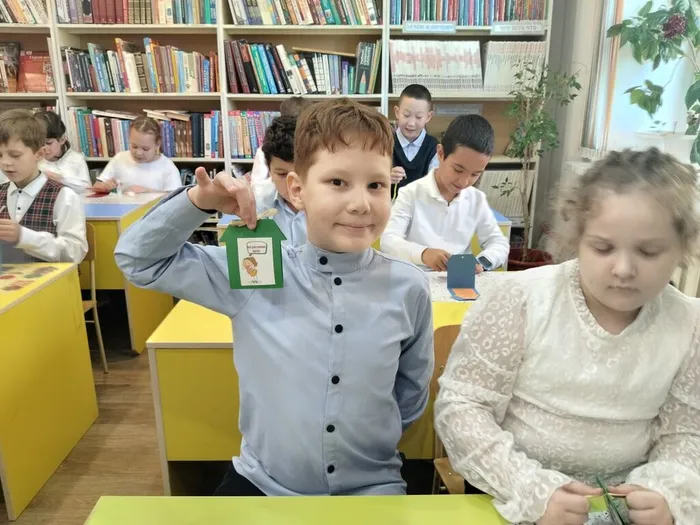 Экскурсия  с мастер-классом «Библиотека без тайн»  _ ученики ЛСОШ № 3