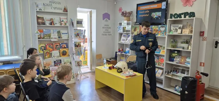 Час безопасности "Гражданская оборона - умей себя защитить" _ ученики ЛСОШ № 7