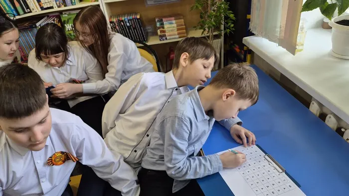 Час полезных советов "Безопасный Рунет - залог успешного будущего" _ ученики ЛСОШ № 3