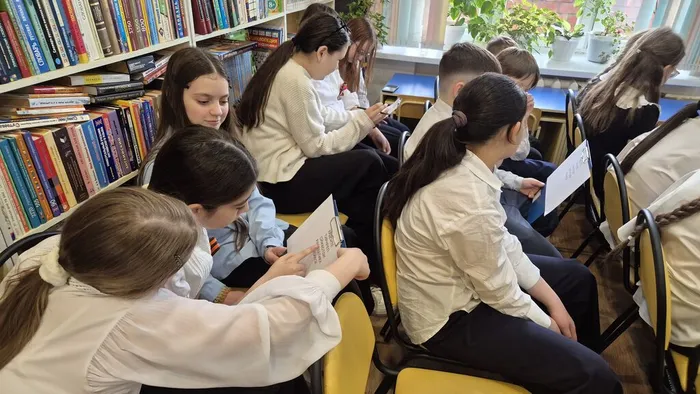 Час полезных советов  "Безопасный Рунет - залог успешного будущего" _ ученики ЛСОШ № 3