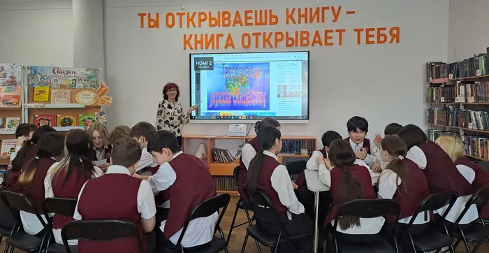 Час профилактики "Телефонный терроризм, в чем его опасность» _ ученики ЛСОШ № 5