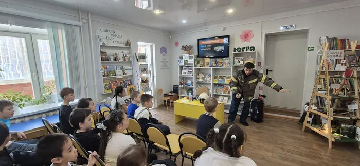 Час безопасности "Гражданская оборона - умей себя защитить" _ ученики ЛСОШ № 7