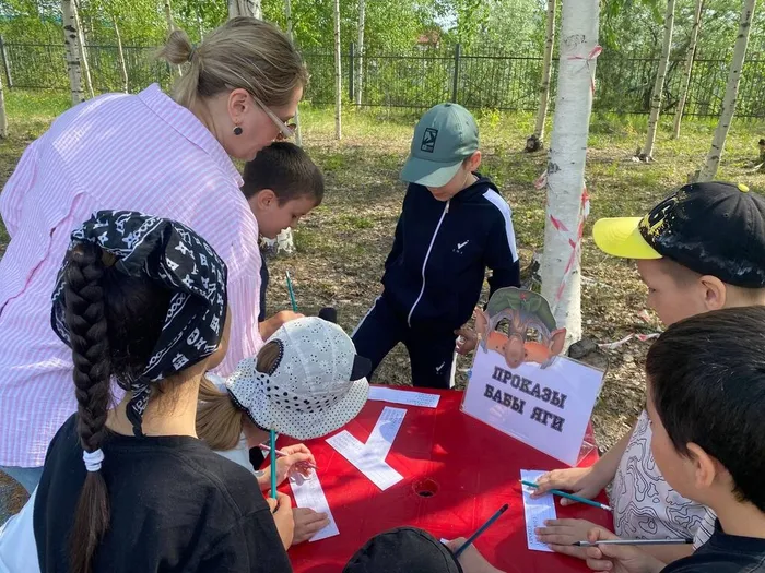 Литературный батл «И в новом веке Пушкин с нами» _ ребята из пришкольного лагеря ЛСОШ № 3