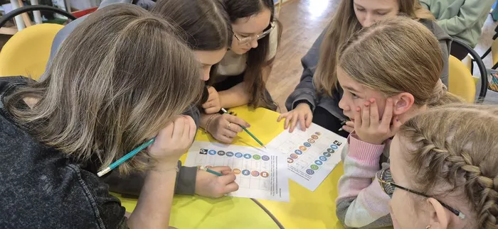 Беседа-практикум  «Опасности виртуального общения» _ ученики ЛСОШ № 5