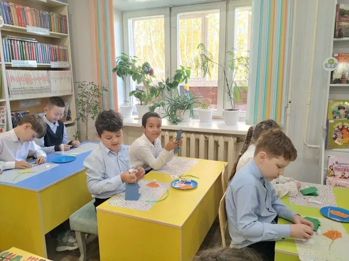 Экскурсия  с мастер-классом «Библиотека без тайн»  _ ученики ЛСОШ № 3