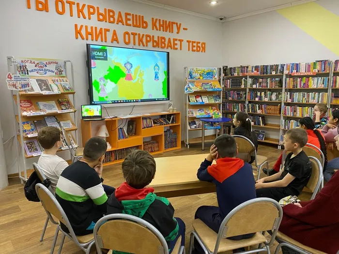 Урок толерантности "У дружбы нет национальности" _ ученики ЛСОШ № 4