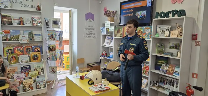 Час безопасности "Гражданская оборона - умей себя защитить" _ ученики ЛСОШ № 7