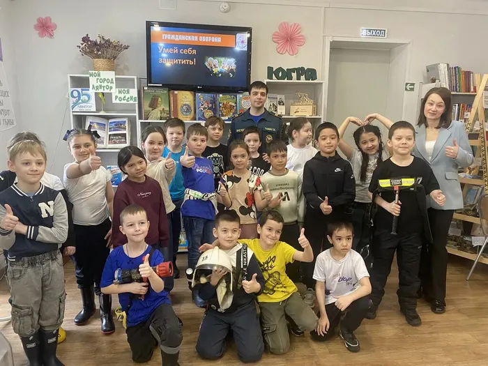 Час безопасности "Гражданская оборона - умей себя защитить" _ ученики ЛСОШ № 7
