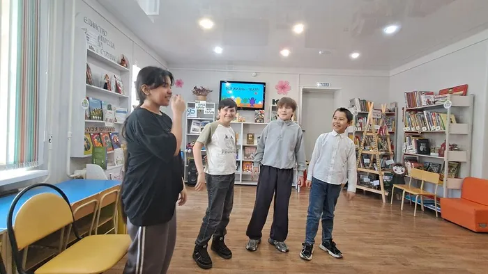 Час искусства "Волшебный мир кулис" _ ученики ЛСОШ № 3