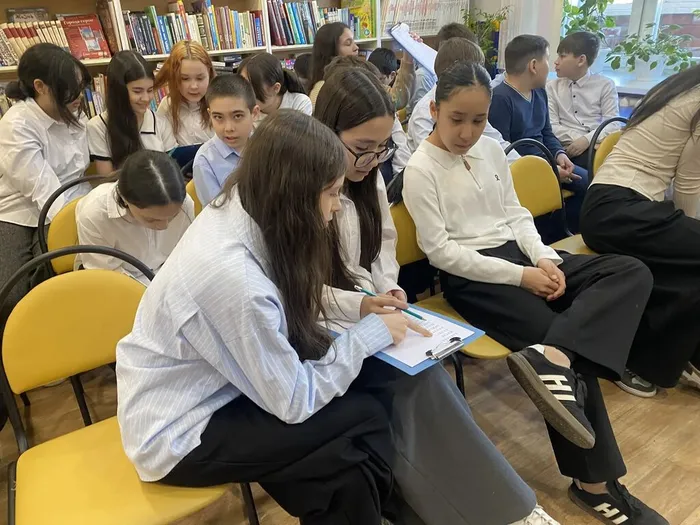 Интеллект-викторина "Эрудиты избирательного права" _ ученики ЛСОШ № 3