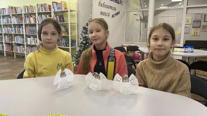 Развлекательно-игровая программа «Пришла коляда накануне Рождества» _ ученики СОШ № 4