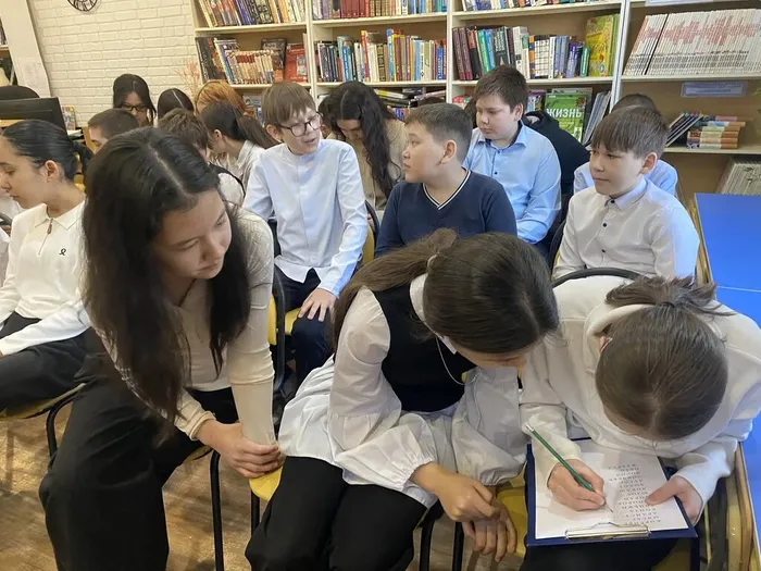 Интеллект-викторина "Эрудиты избирательного права" _ ученики ЛСОШ № 3