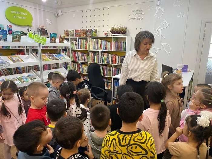 Литературный каламбур "В стране доброго детства"_воспитанники детского сада Ромашка