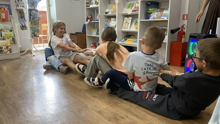 Краеведческий экскурс_Дети пришкольного лагеря детских школ искусств города