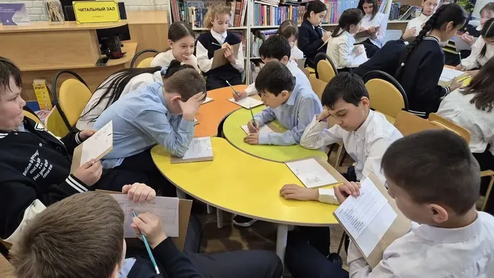 Сказочный батл "Все путешествия Гулливера" _ ученики ЛСОШ № 7