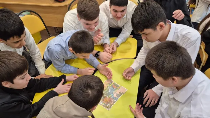 Литературный ринг с мастер-классом "Острое перо сатиры" _ ученики ЛСОШ № 3