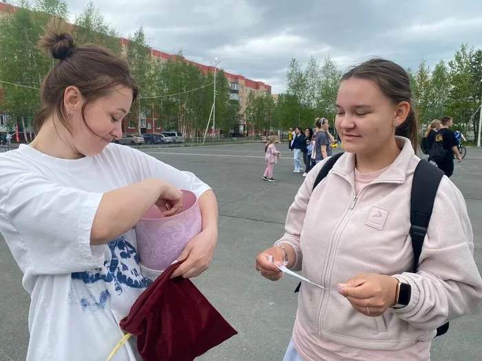 Библиошатёр «Пусть детство звонкое смеётся» _ жители города Лянтор