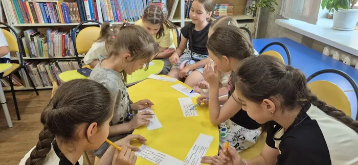 Пресс -дайджест "Моя многоликая Россия" _ дети из пришкольного лагеря ЛСОШ № 7